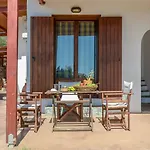 Theonis Apartment *