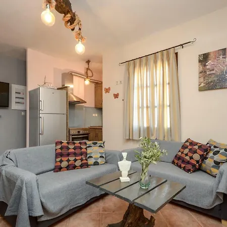 Apartment Theonis *