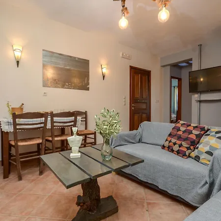 Theonis Apartment *