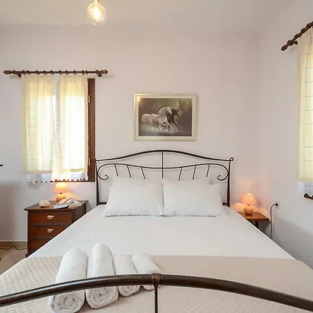 Theonis Apartment Moutsouna