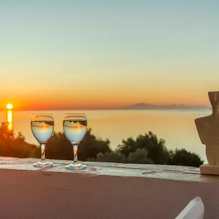 Theonis Naxos 30 Meters From The Apartment Kanaki