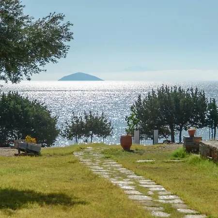 Theonis Naxos 30 Meters From The * Kanaki